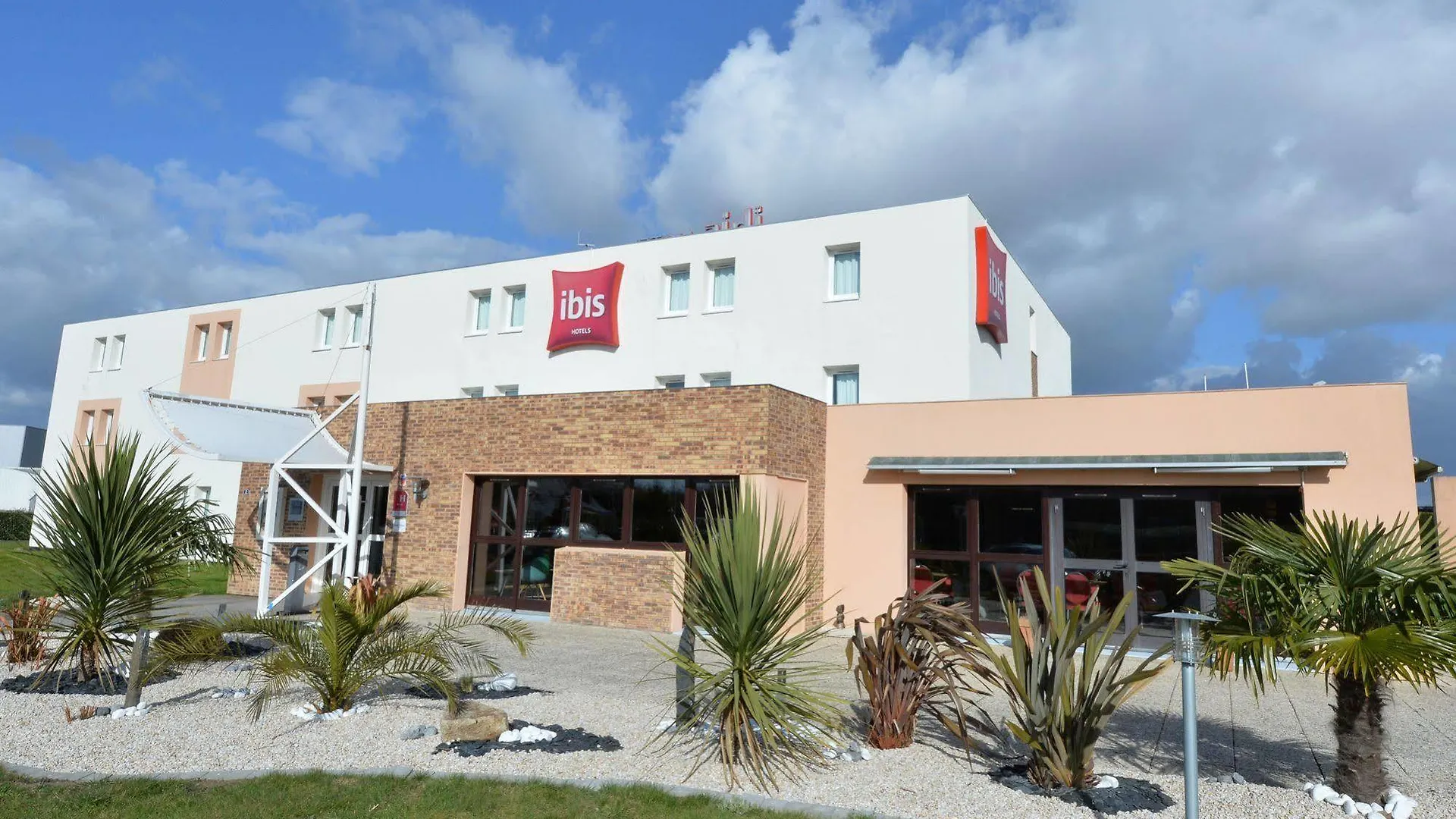 ***  Ibis Auray Hotel France