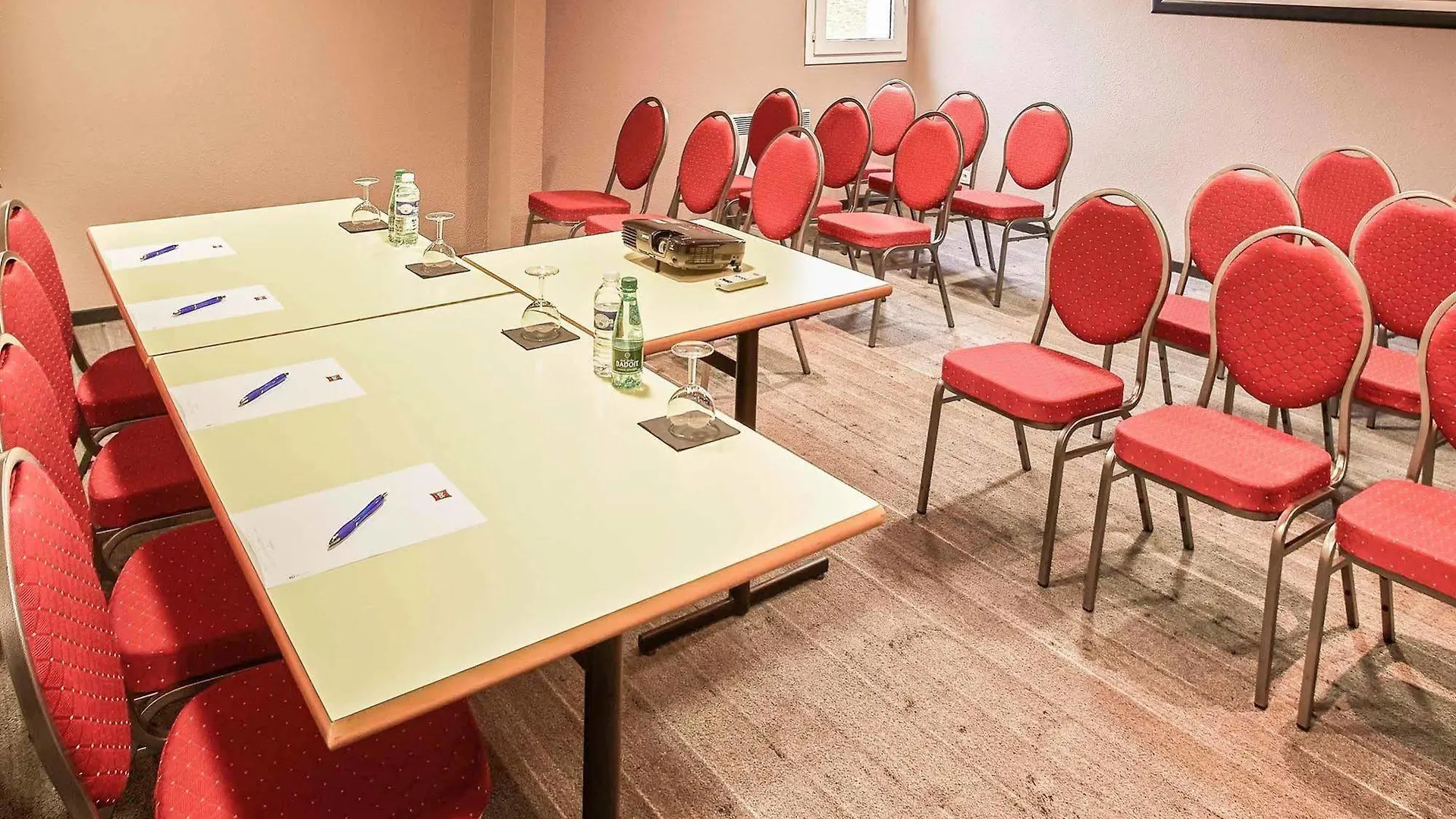 Ibis Auray Hotel
